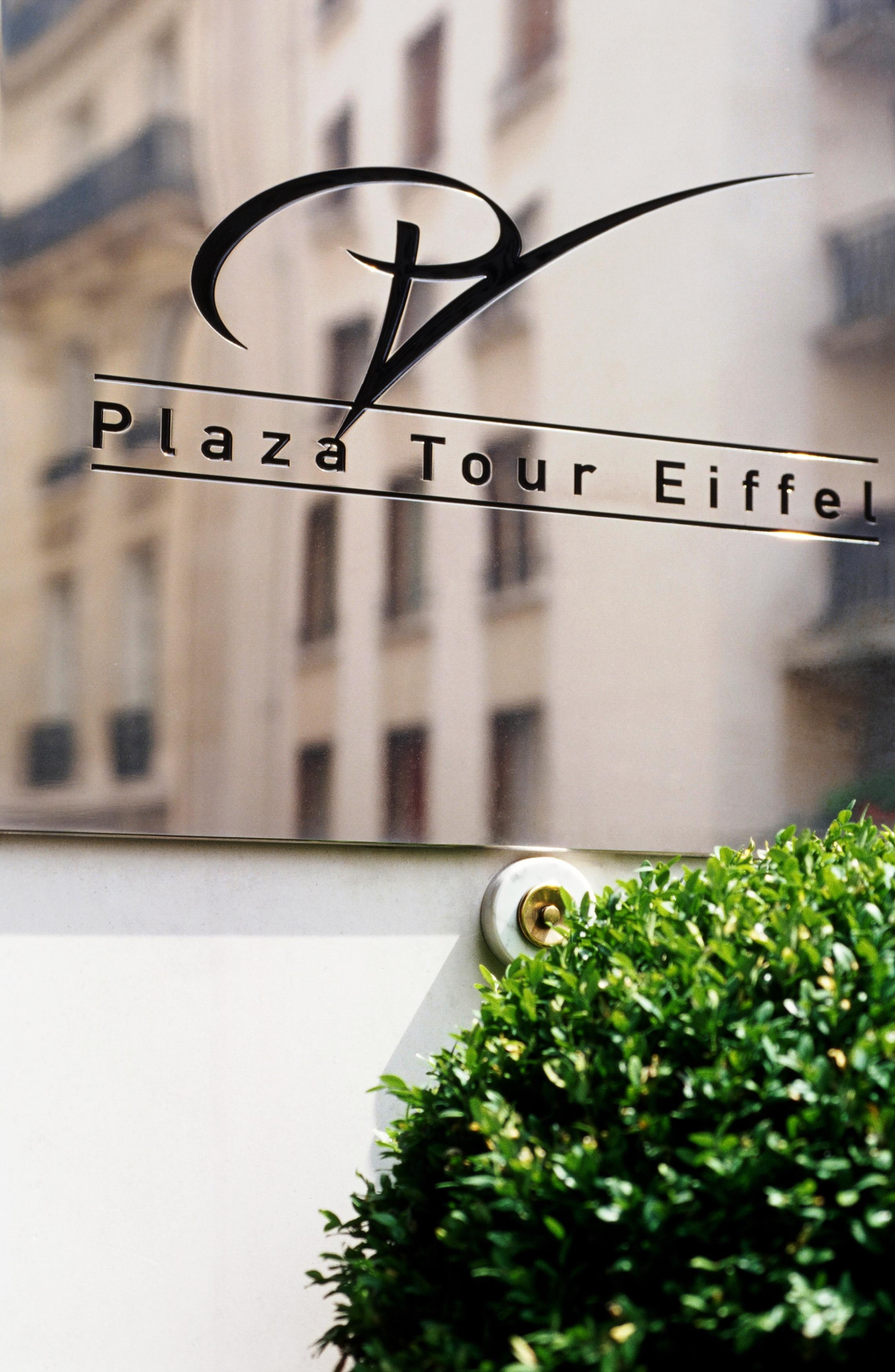 Plaza Tour Eiffel Hotel Париж Екстериор снимка